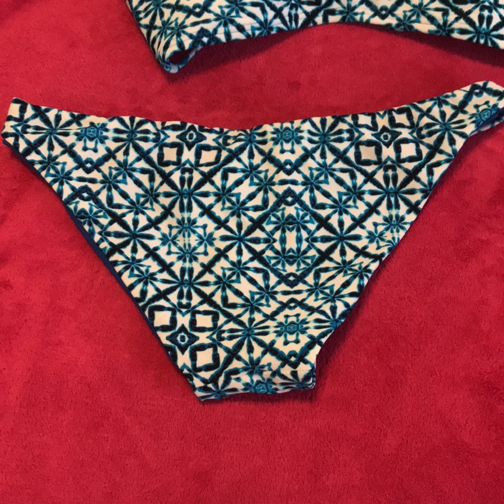 Bikini Set - Picture 3 of 5